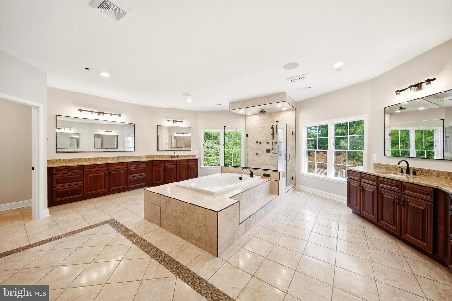 12228 Worthington photo 56