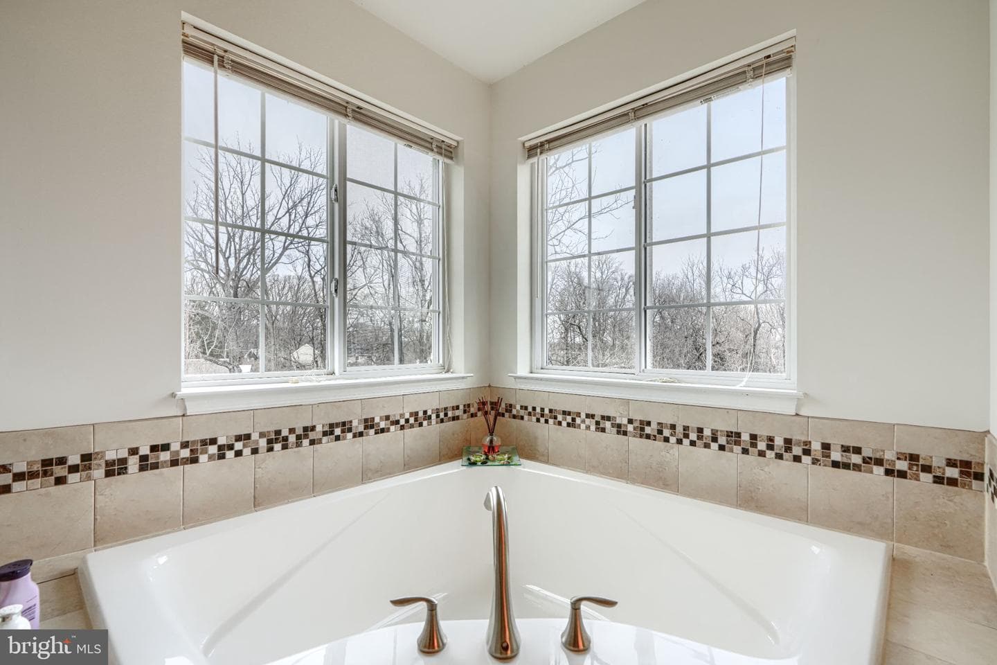 406 Sherwood Road photo 50