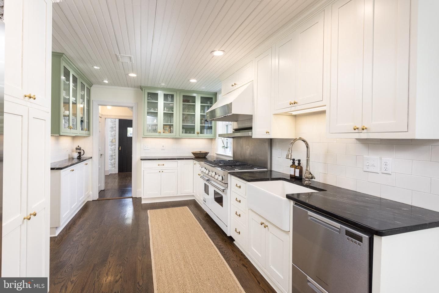 7005 Copeleigh photo 20