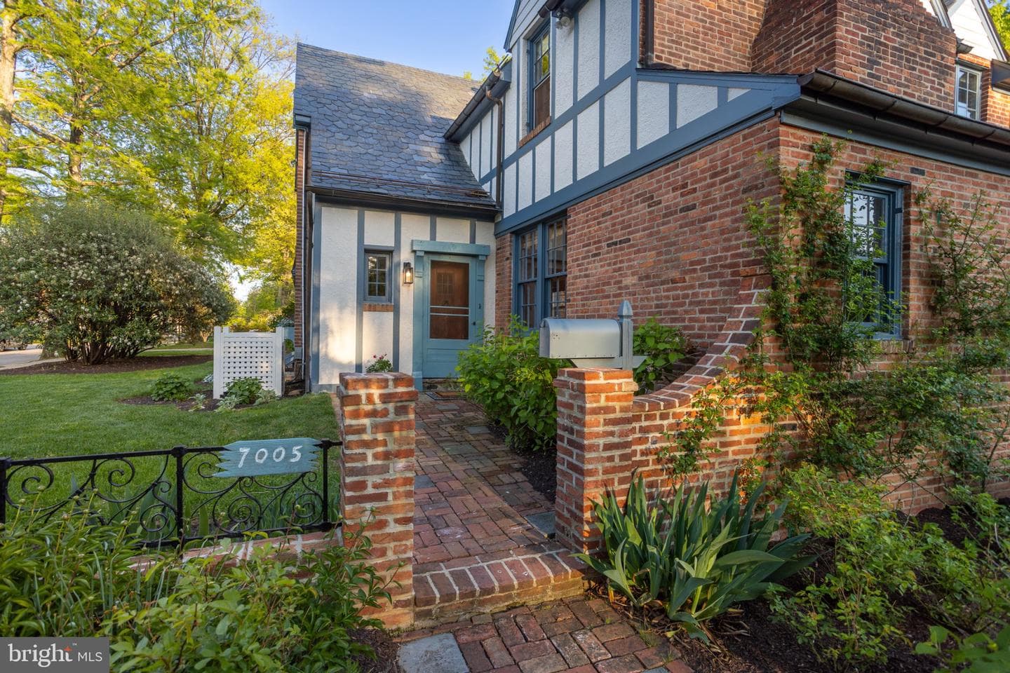7005 Copeleigh photo 6