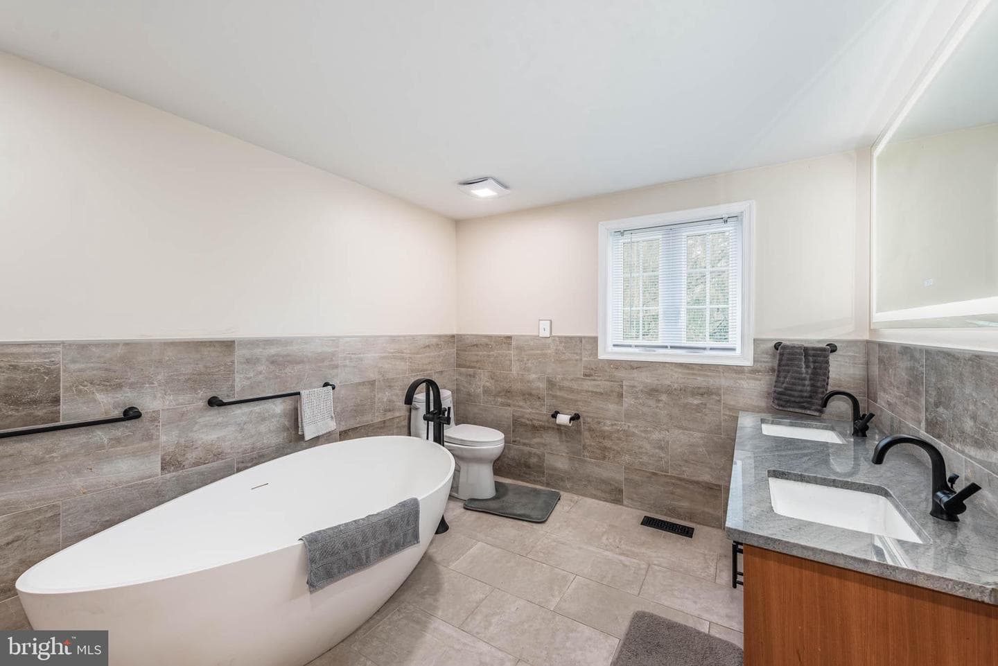 2705 Spring Hill Road photo 16