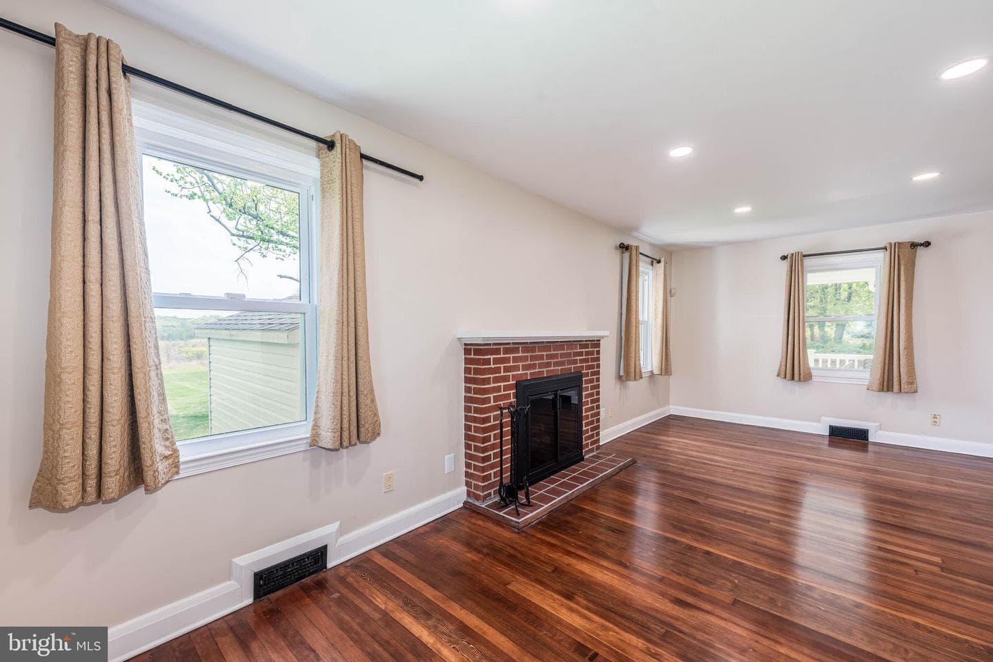 2705 Spring Hill Road photo 4