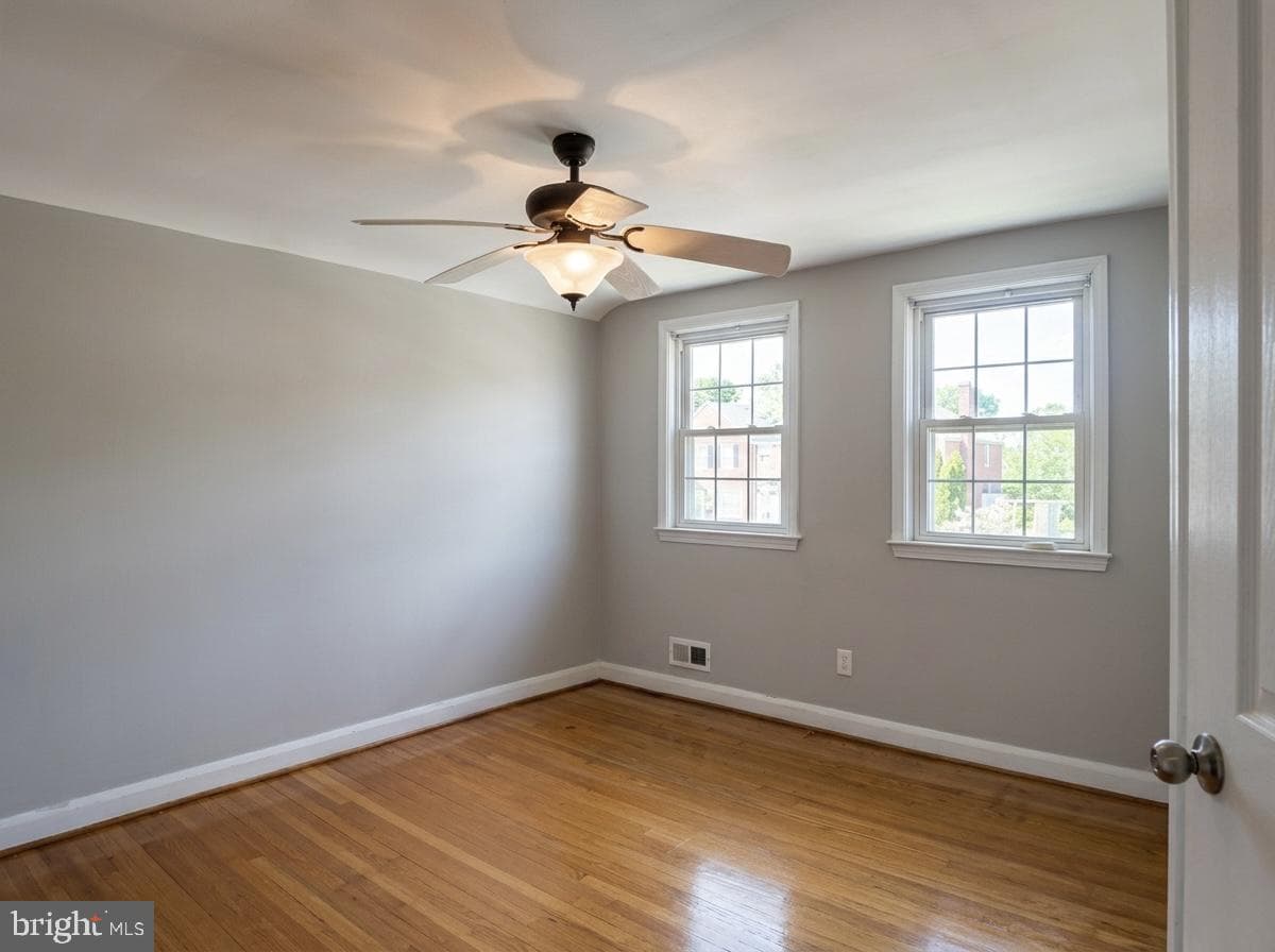1615 Thetford Road photo 11