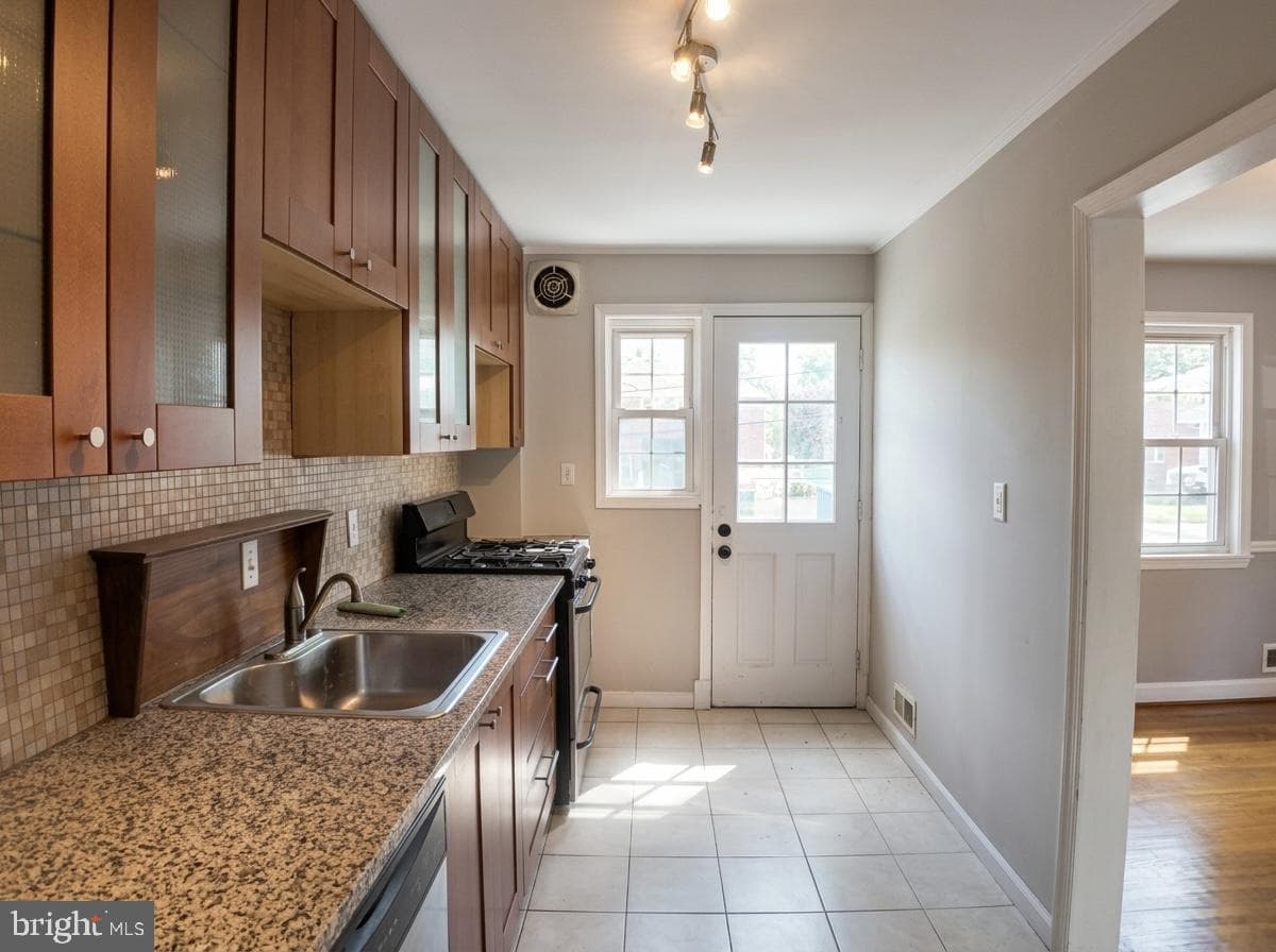 1615 Thetford Road photo 5