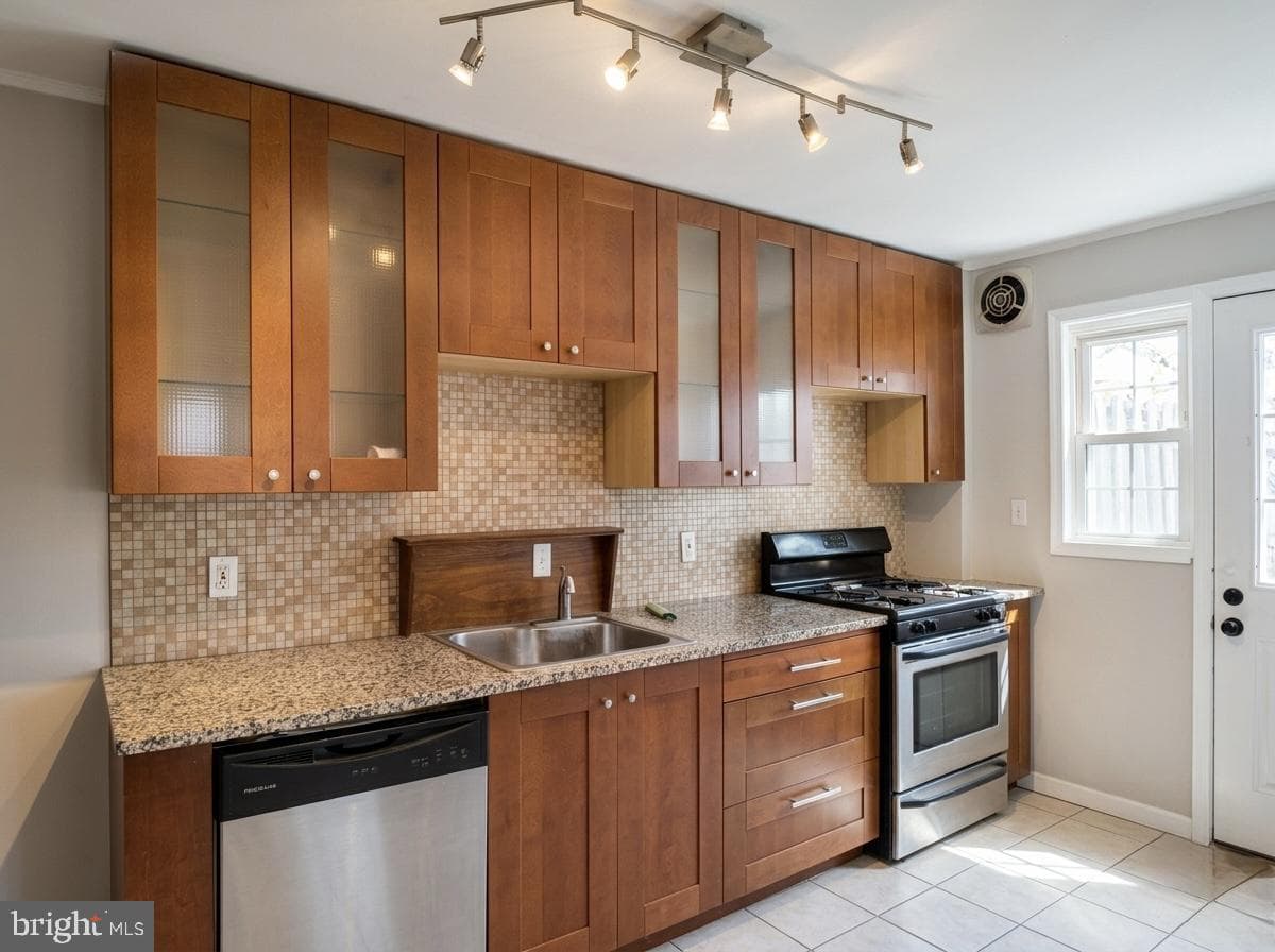 1615 Thetford Road photo 6