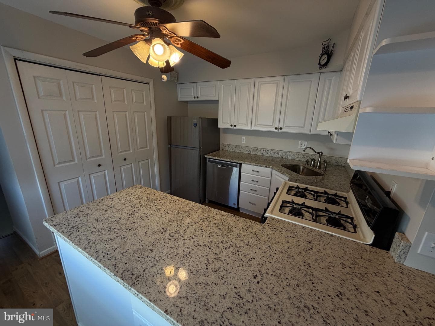 8716 Stockwell Road photo 19