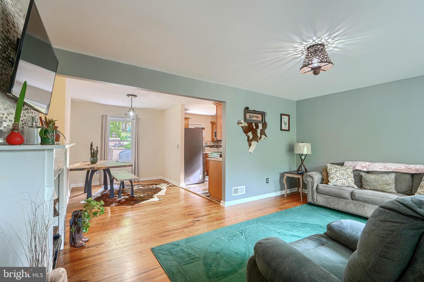 9807 Hilltop Drive photo 18