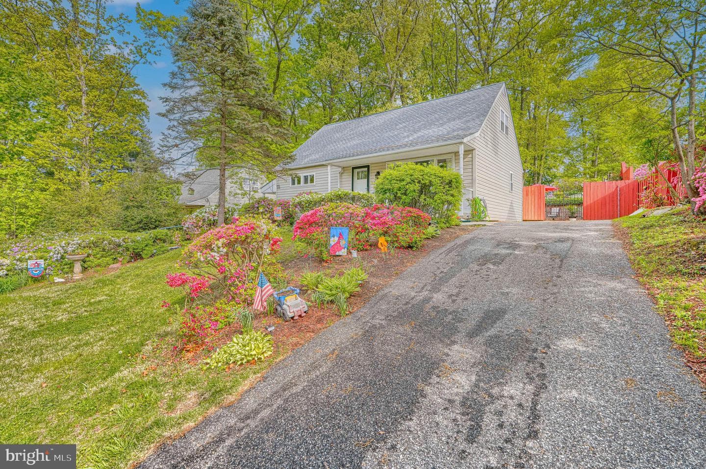 9807 Hilltop Drive photo 2