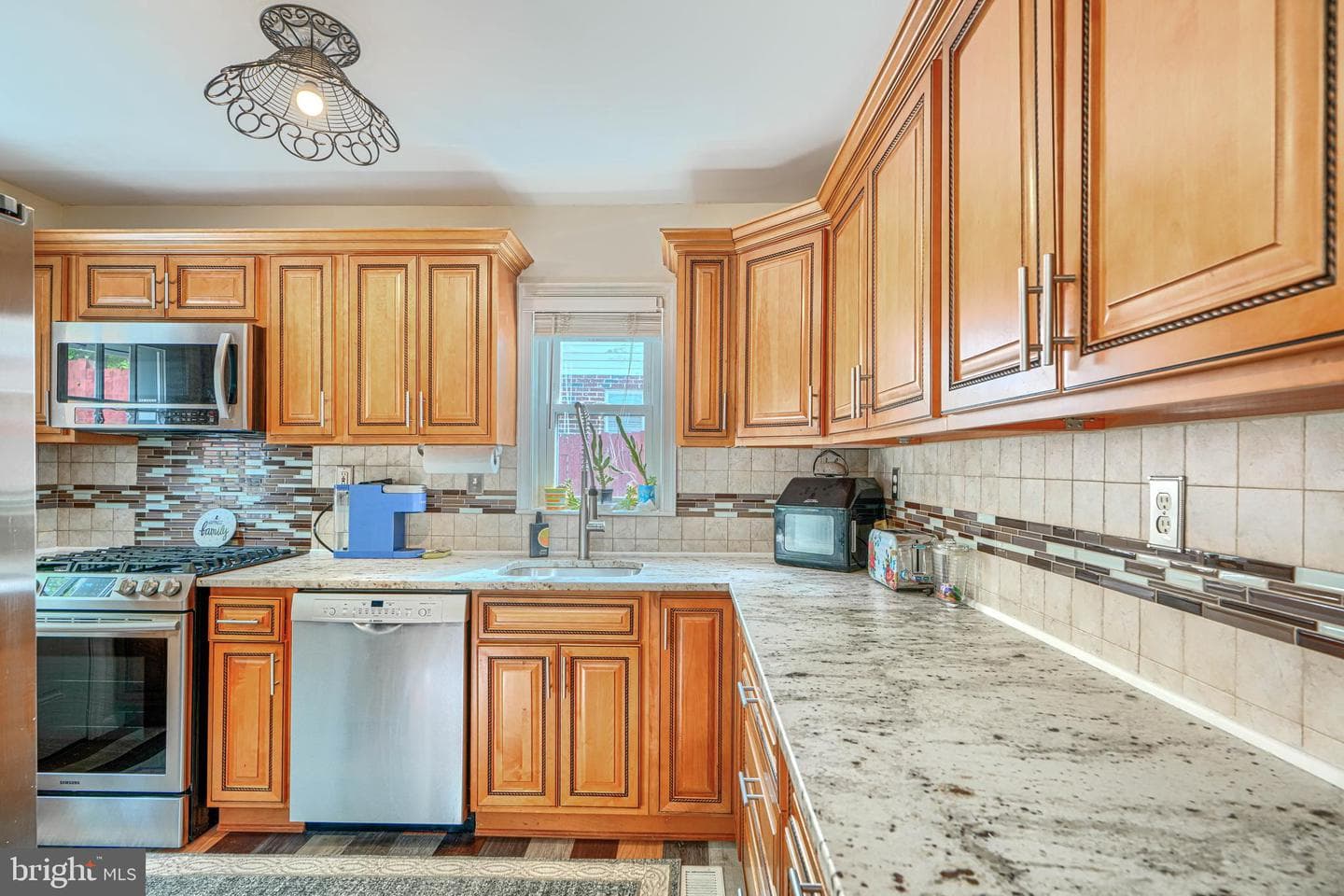 9807 Hilltop Drive photo 27