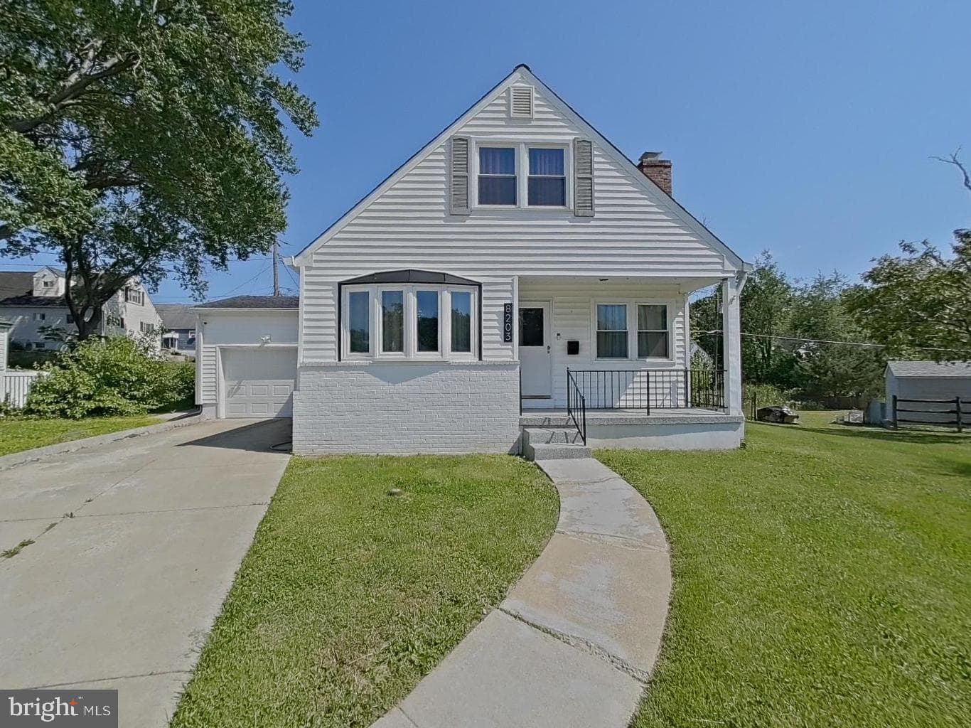 8203 Woodside Ct, Parkville