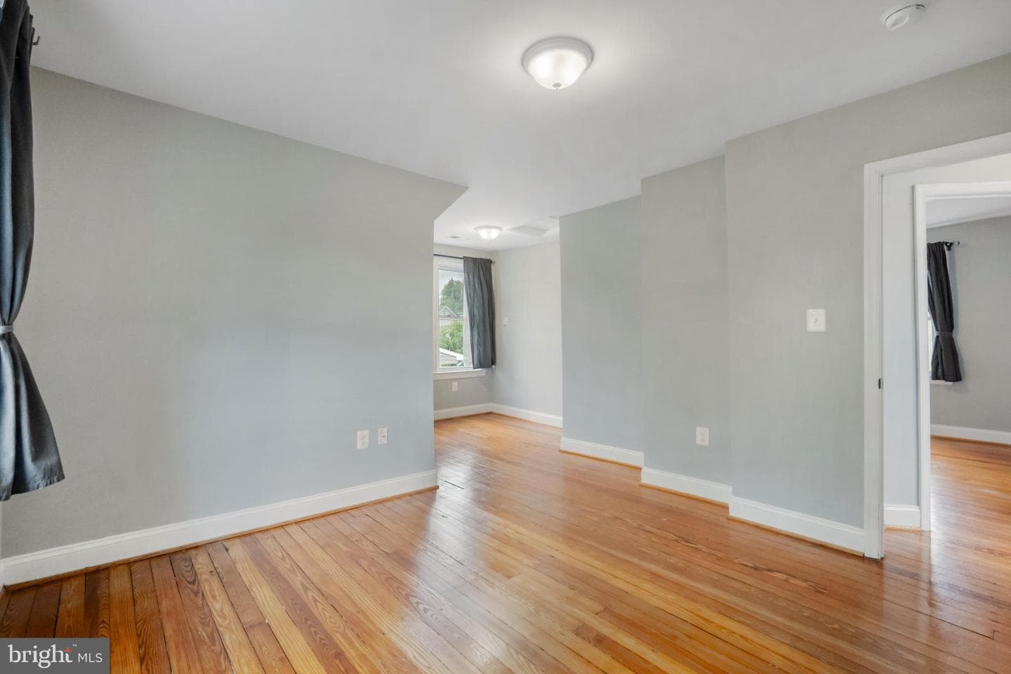 4413 Glenmore Avenue photo 10