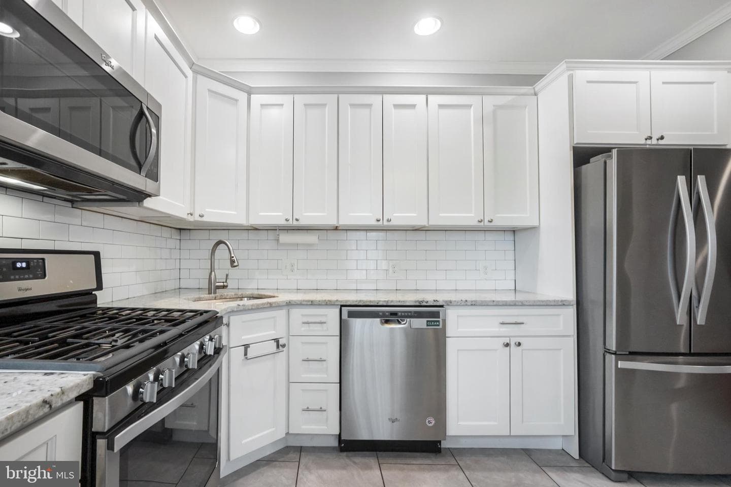 4413 Glenmore Avenue photo 4