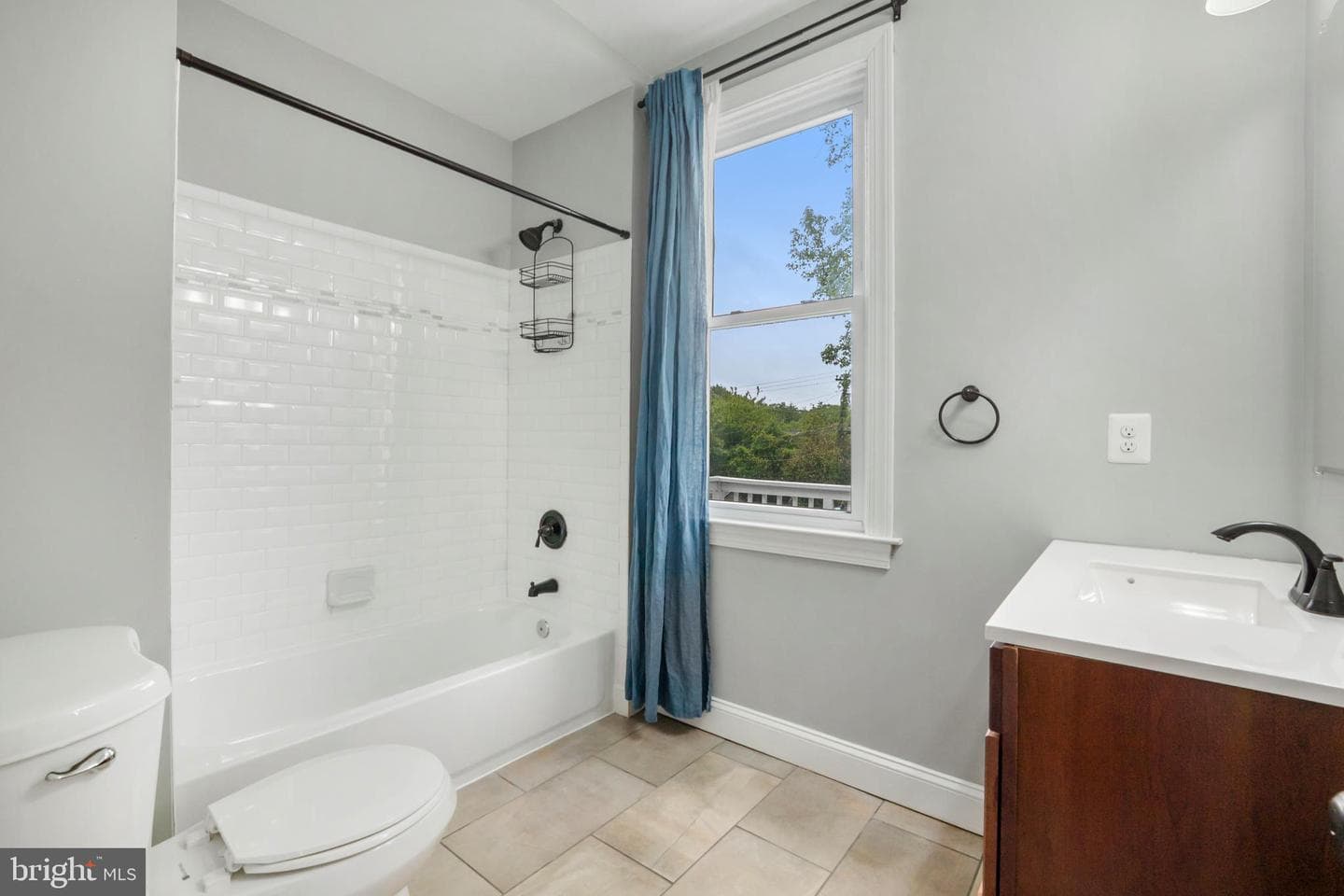 4413 Glenmore Avenue photo 8