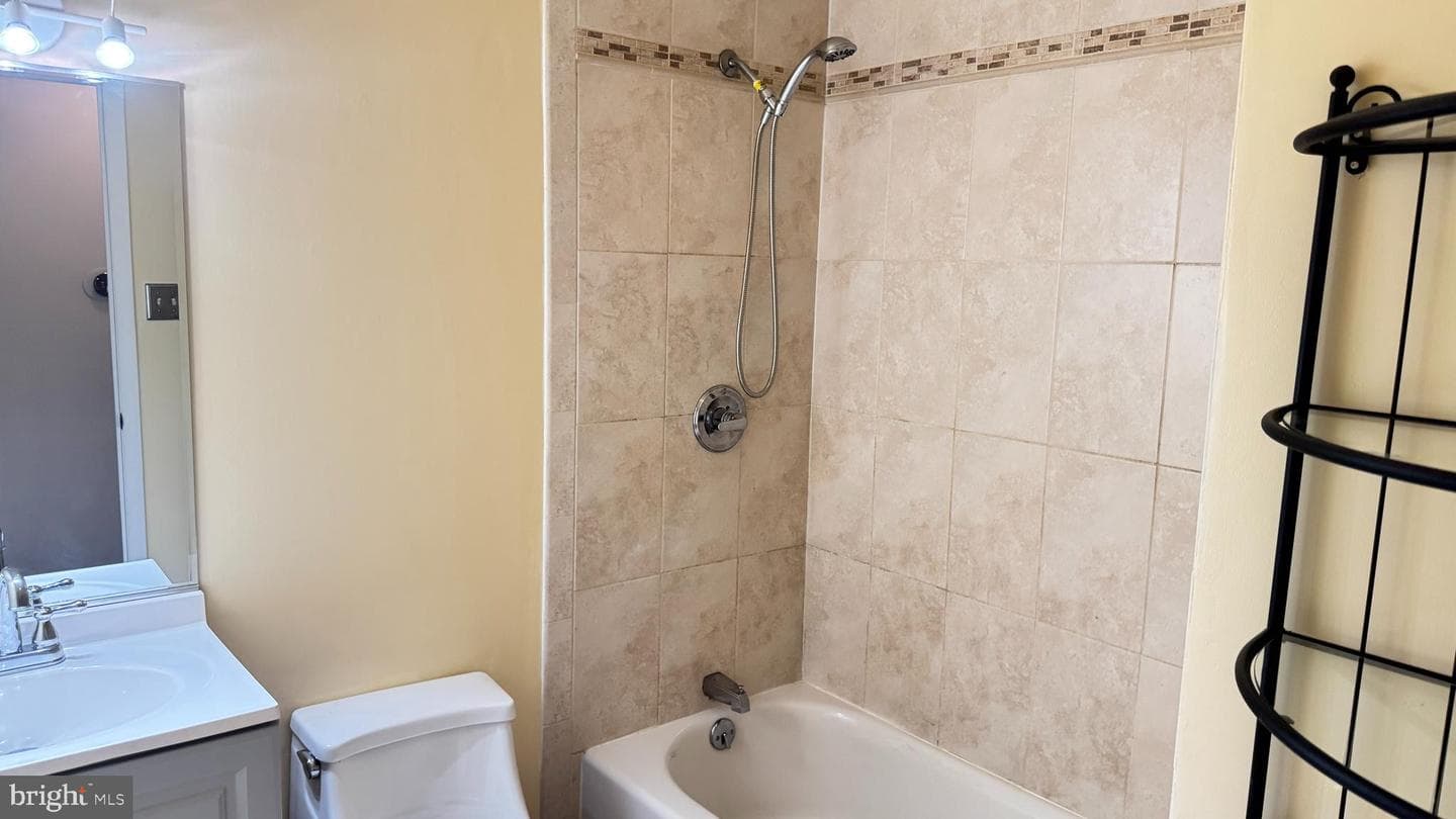 7835 Perry photo 18