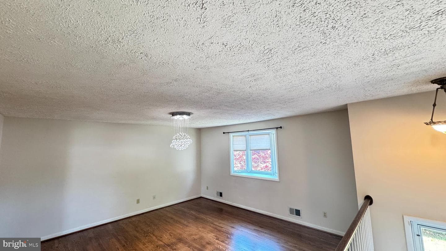 7835 Perry photo 9