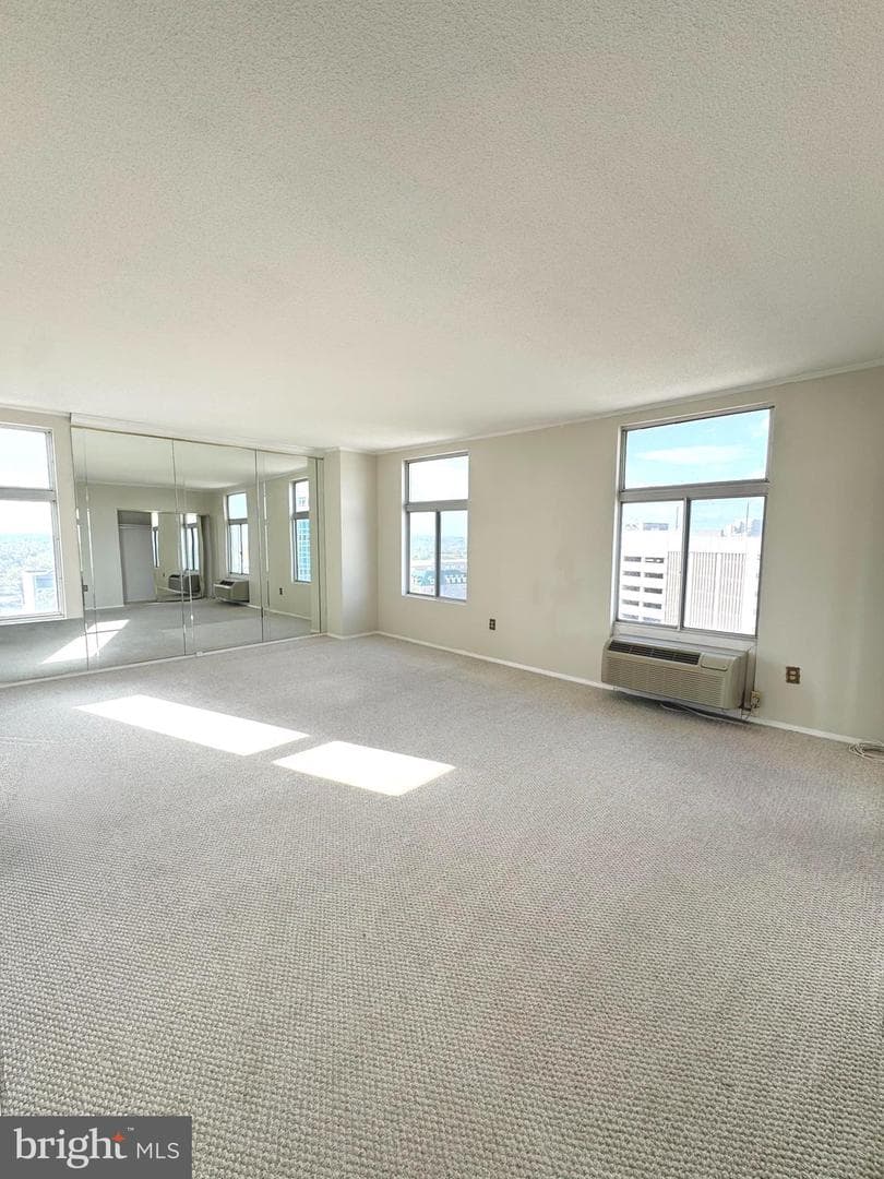 28 Allegheny Avenue #1404 photo 3