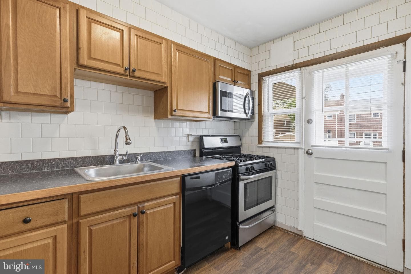 748 Arncliffe Road photo 9
