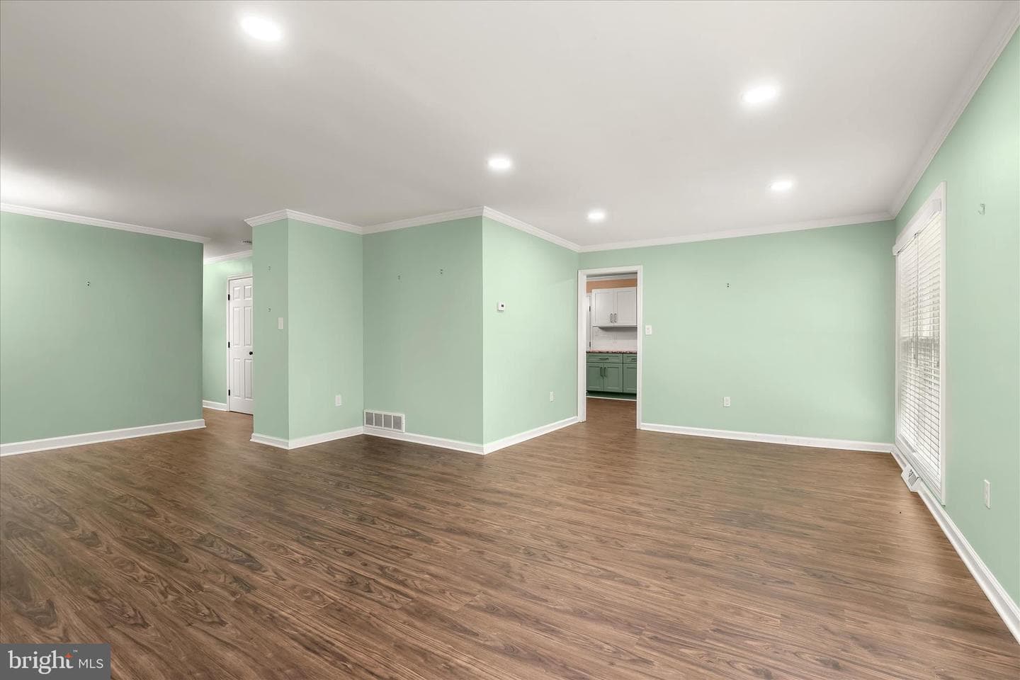 201 Suter Road photo 10