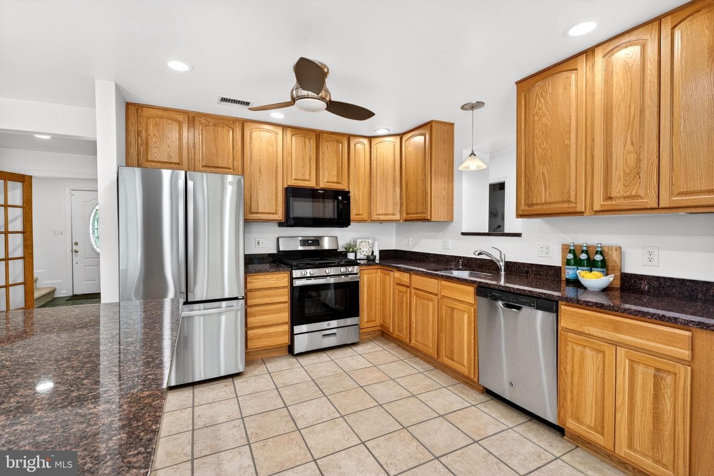 9 Maple Avenue photo 13