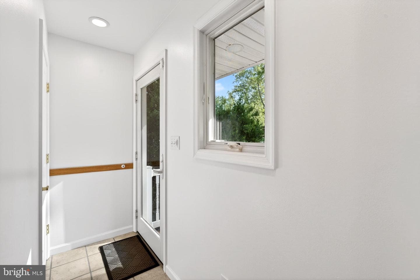 9 Maple Avenue photo 29