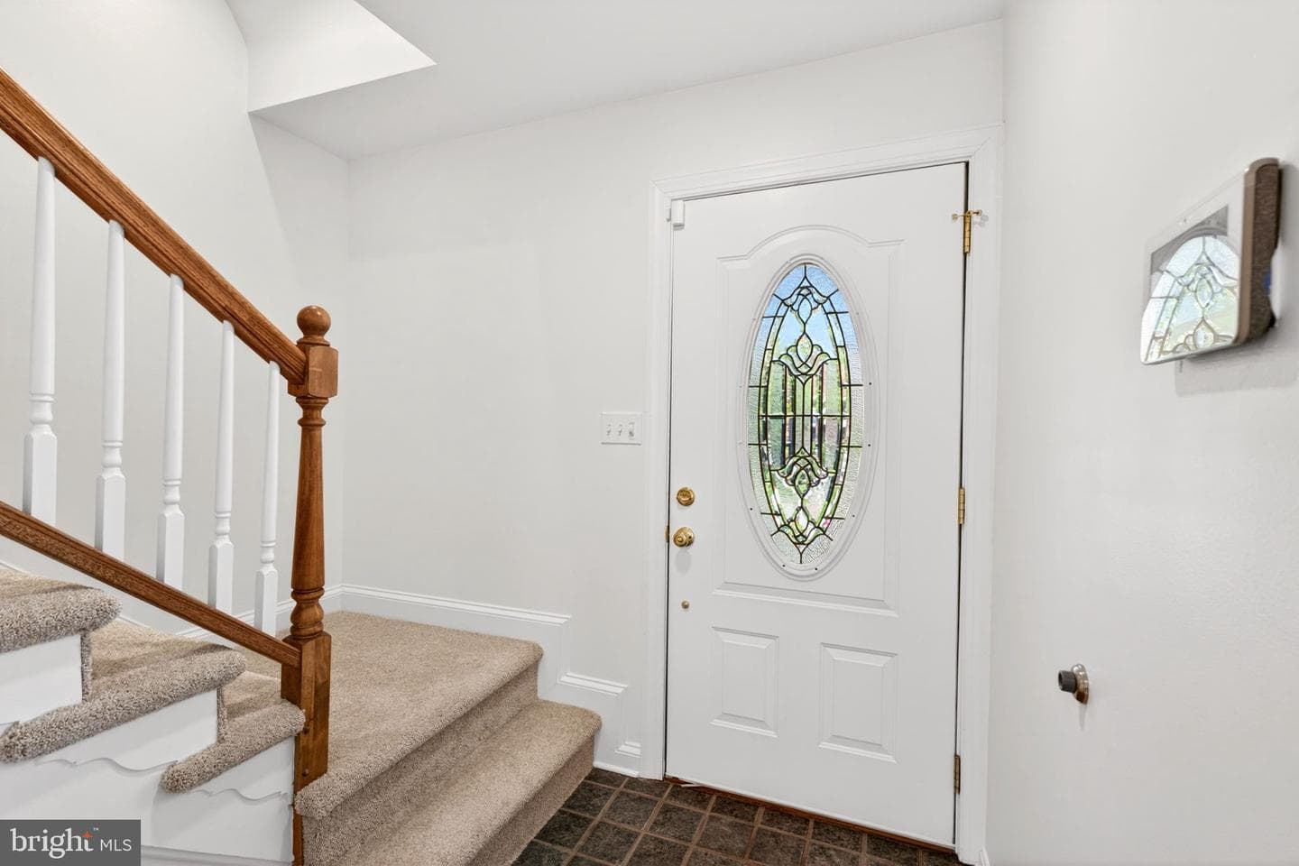 9 Maple Avenue photo 4
