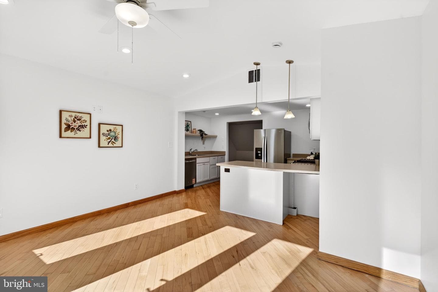 9 Maple Avenue photo 43