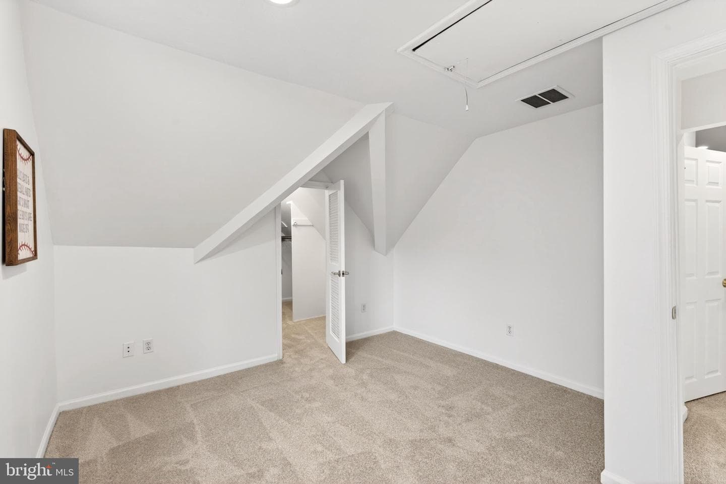 9 Maple Avenue photo 59