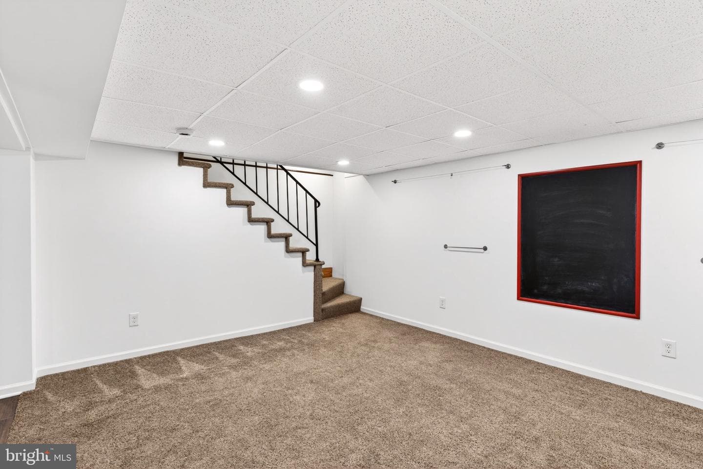 9 Maple Avenue photo 74