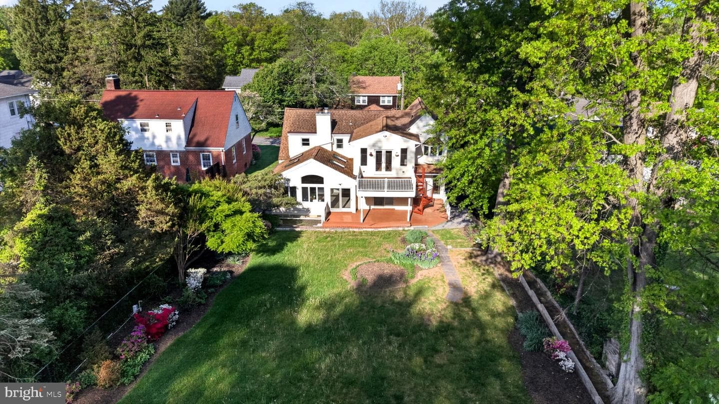 9 Maple Avenue photo 98