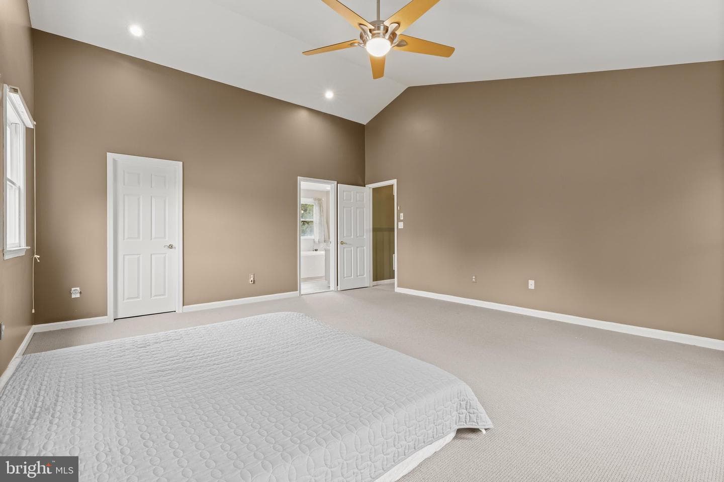 16 Charing Court photo 30