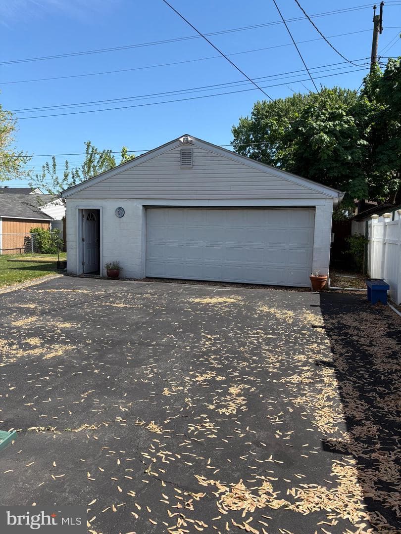 210 Pinewood Road photo 12