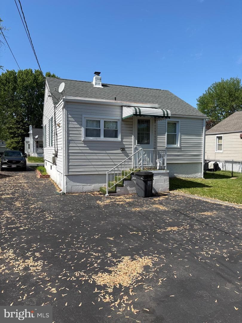 210 Pinewood Road photo 9