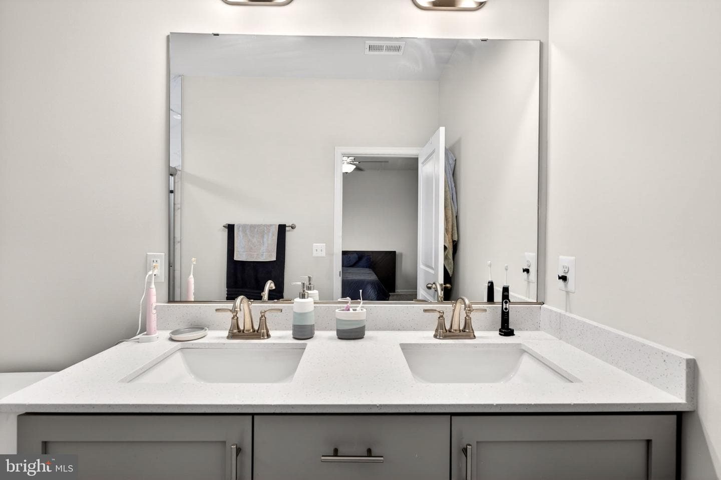6512 Greenleigh photo 17