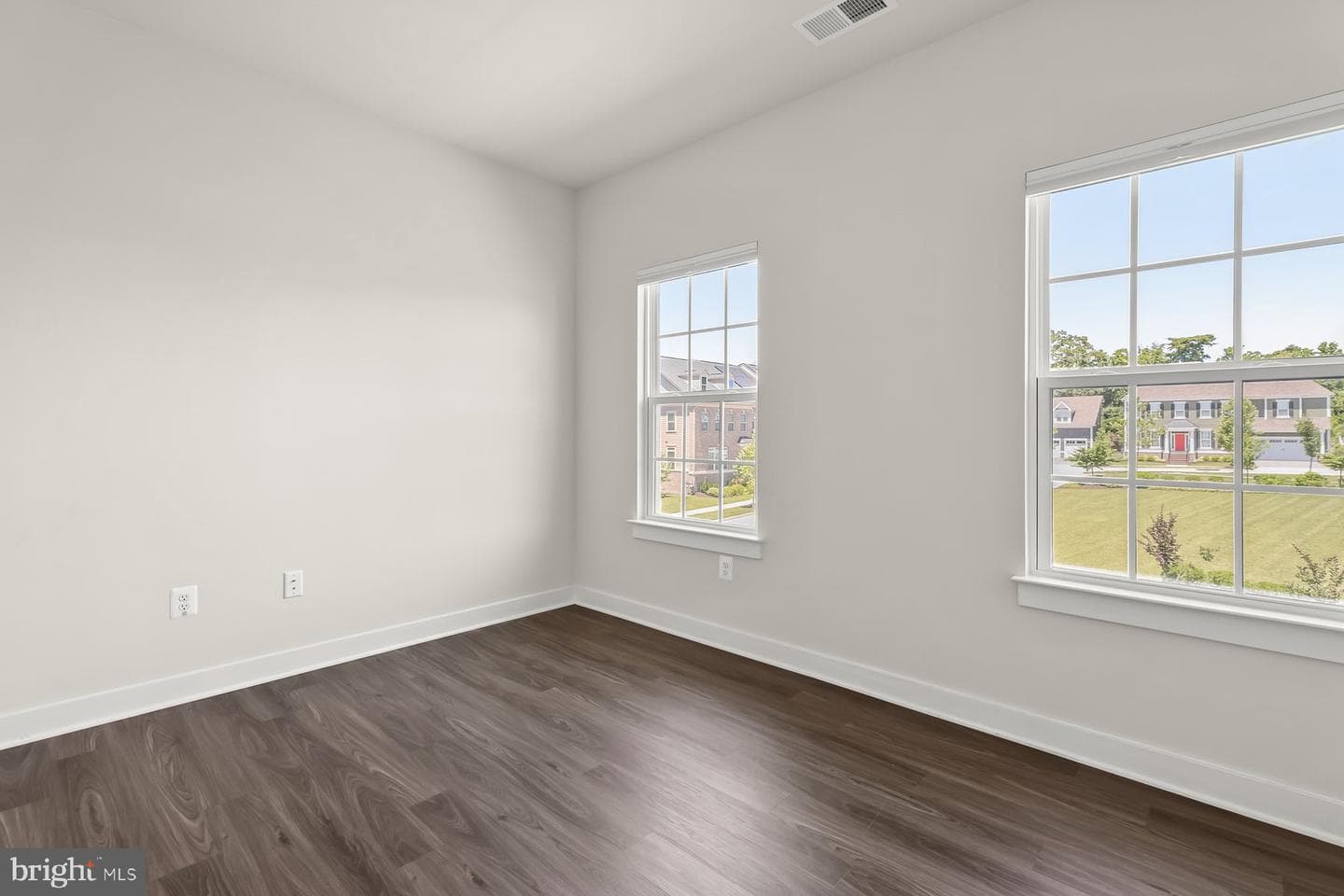 6207 Islington Street photo 34