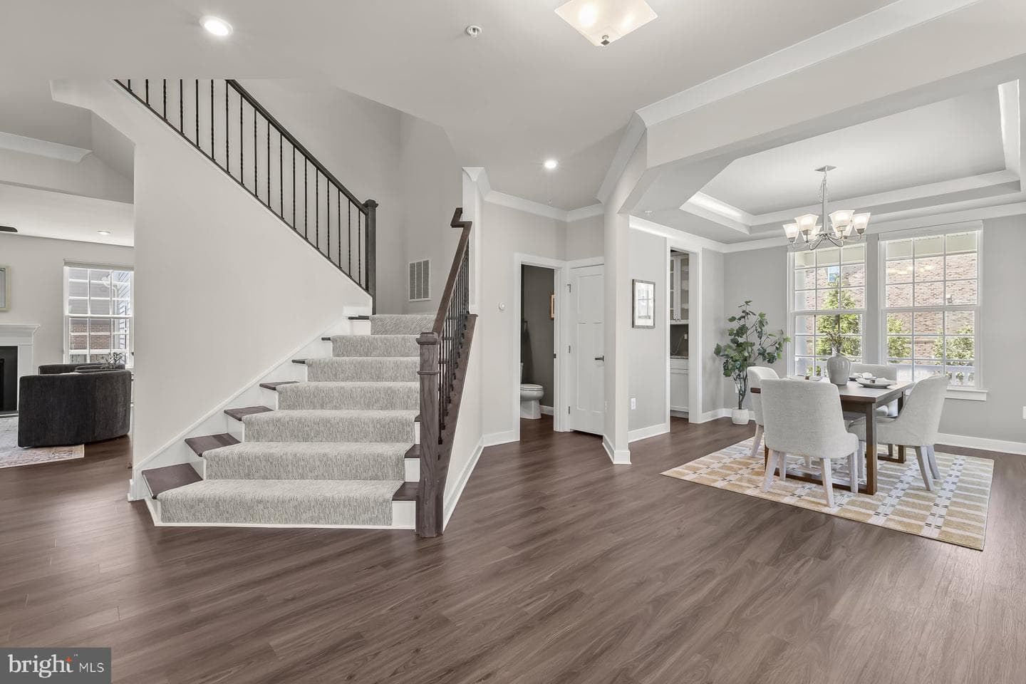 6207 Islington Street photo 8