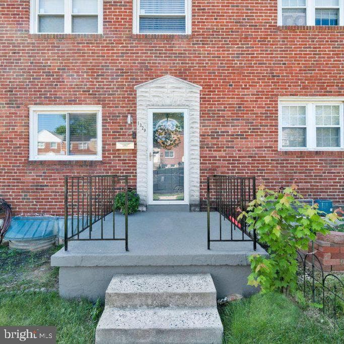 1329 Halstead Road photo 2