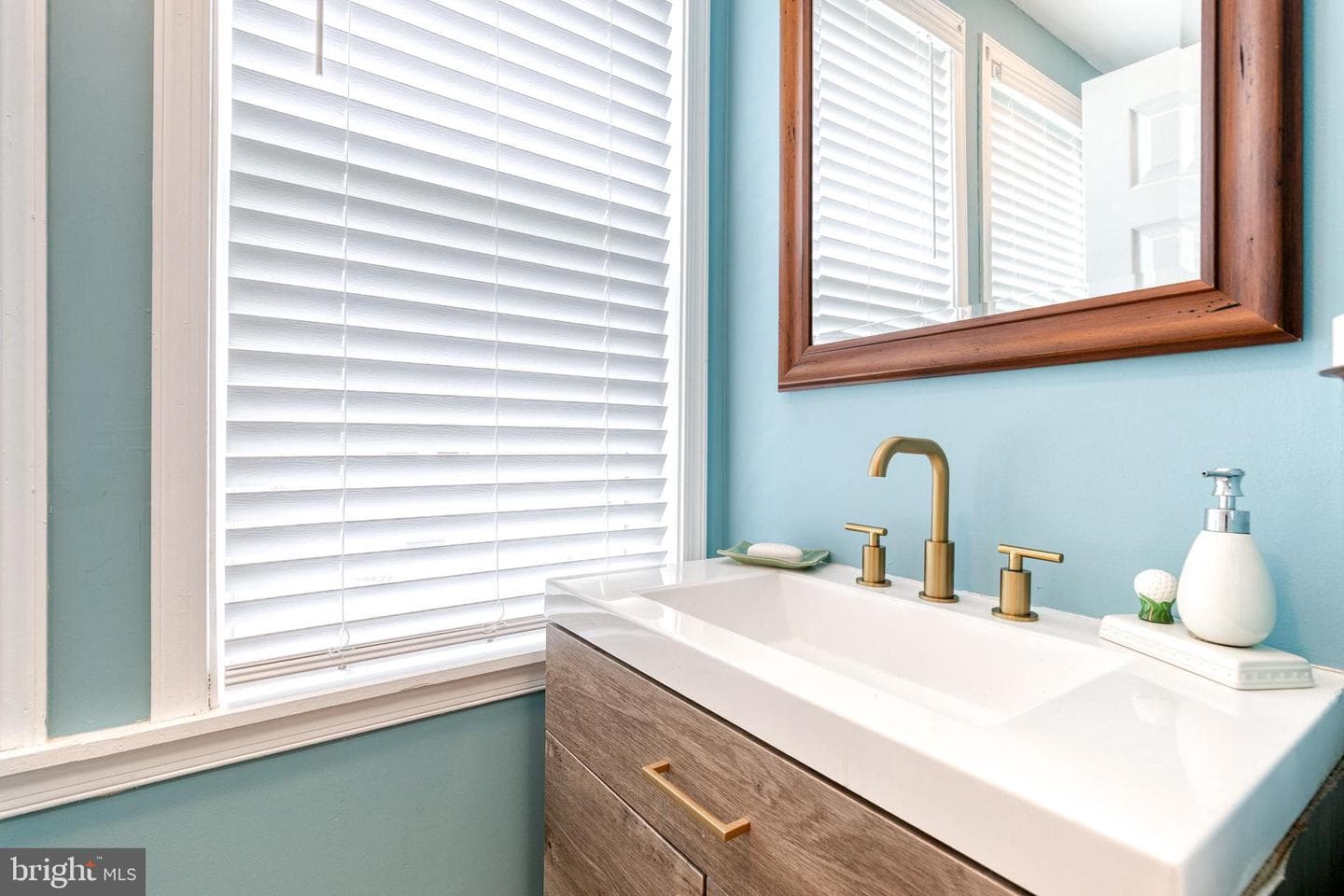 222 Warren Road photo 13