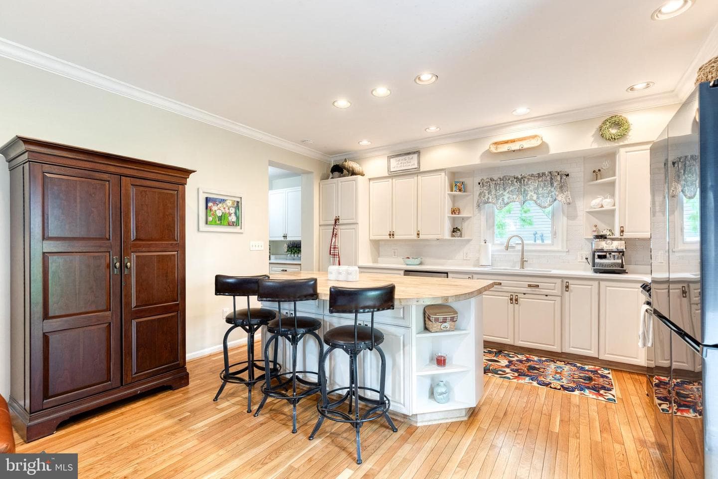 222 Warren Road photo 18
