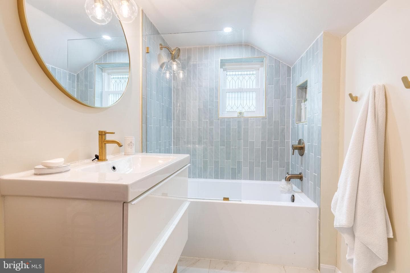 222 Warren Road photo 38