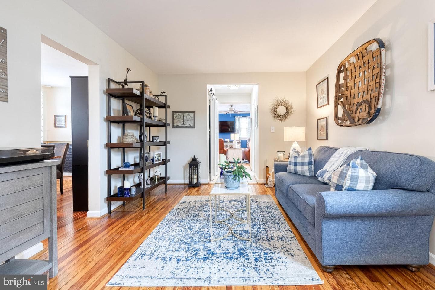222 Warren Road photo 8