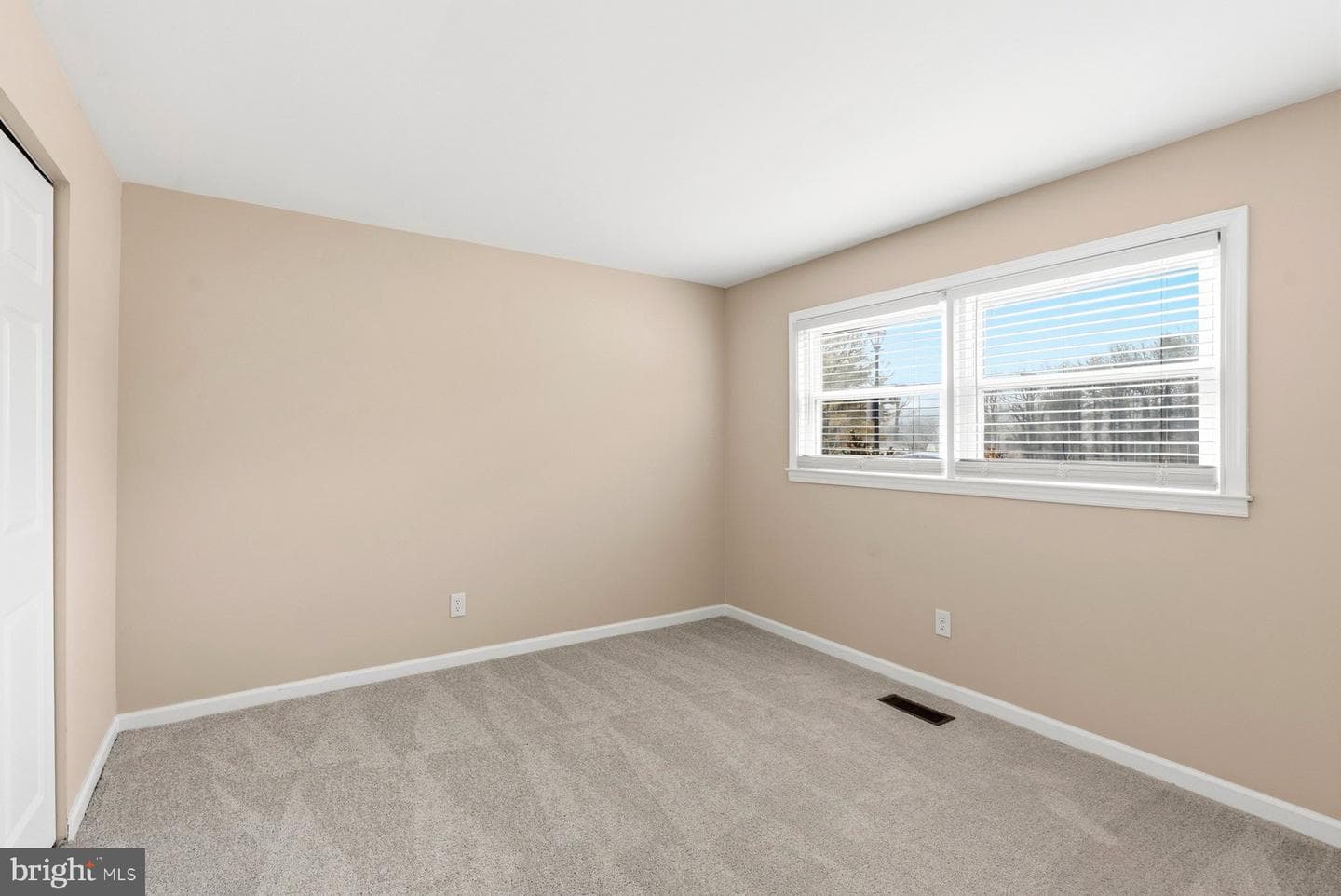 910 Crestwick Road photo 24