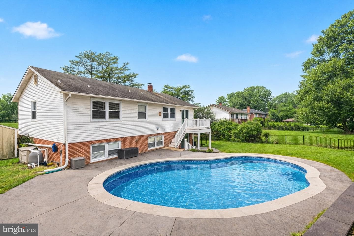 910 Crestwick Road photo 28