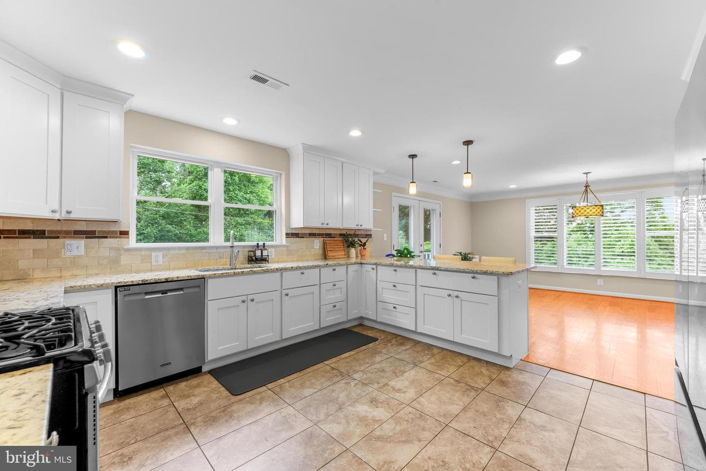 2300 Ravenview Road photo 12