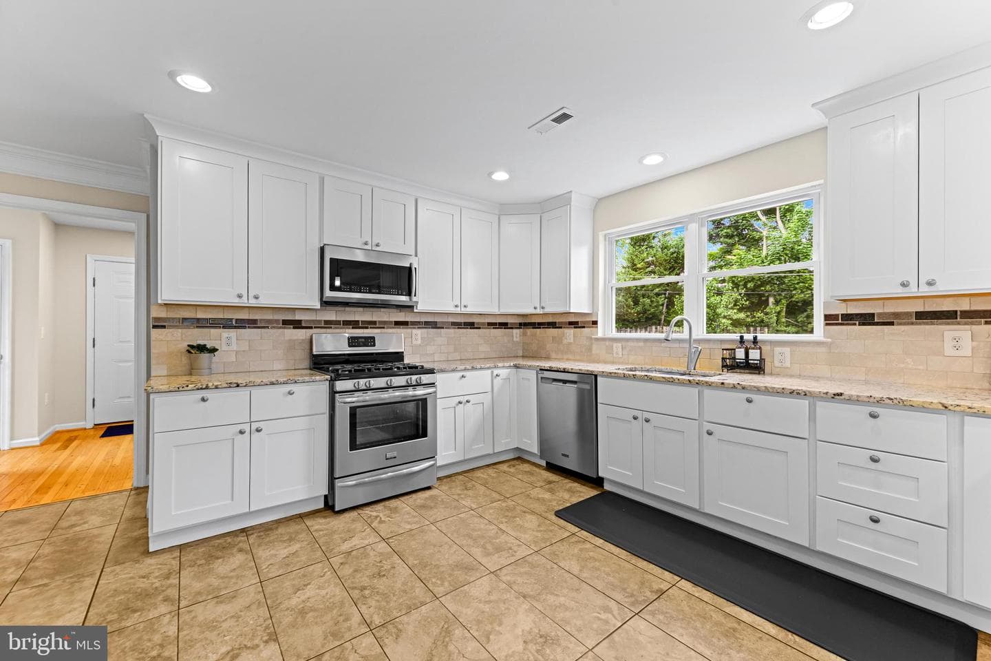 2300 Ravenview Road photo 13