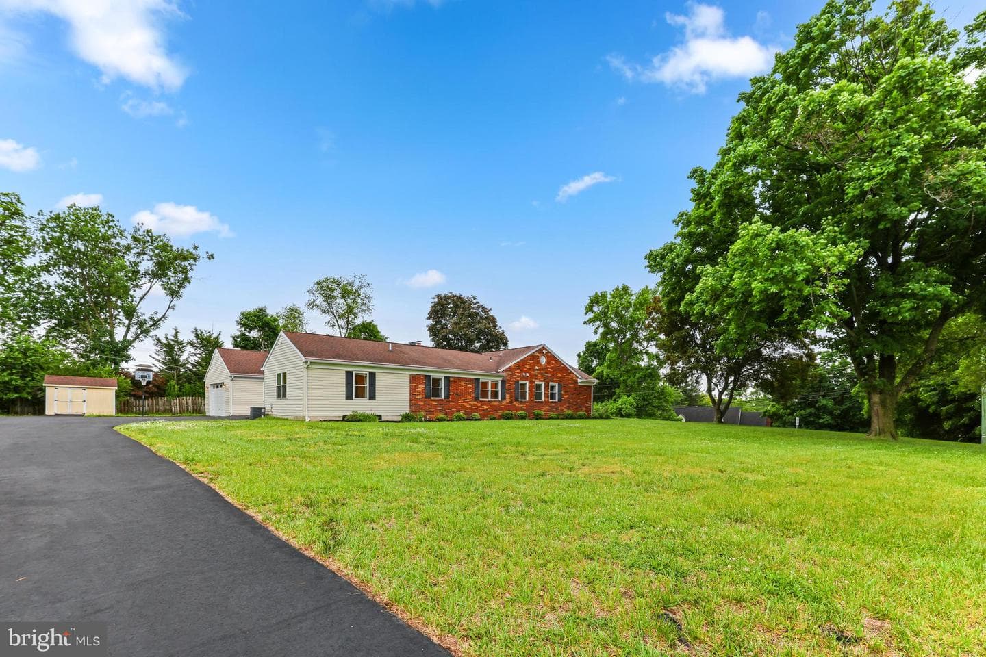 2300 Ravenview Road photo 3