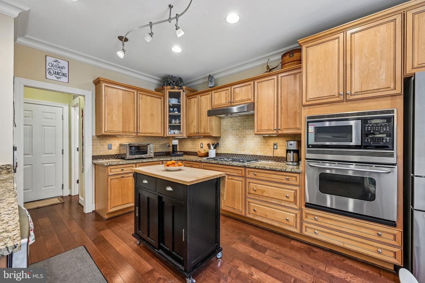 100 Newmarket Court photo 19