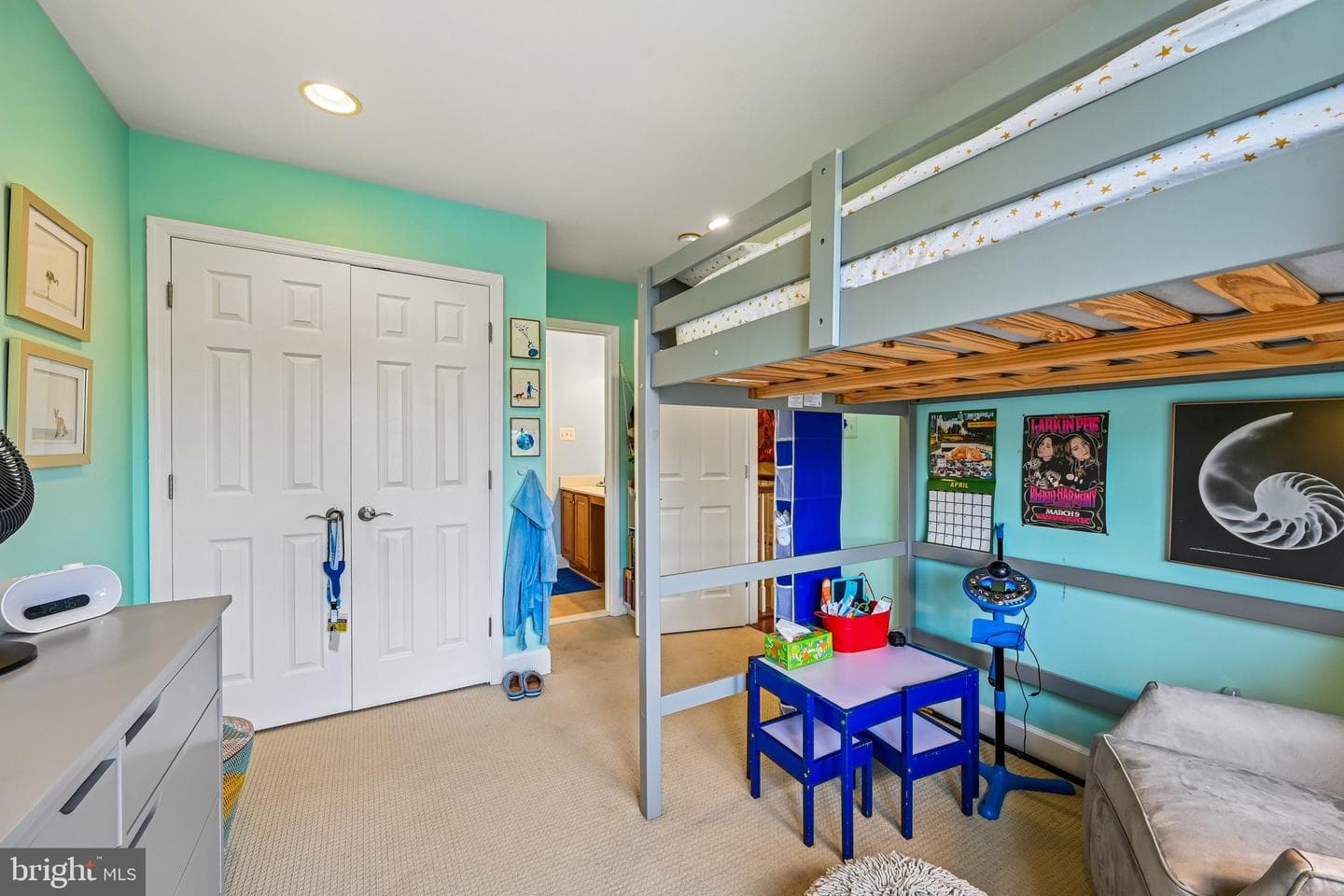 100 Newmarket Court photo 31