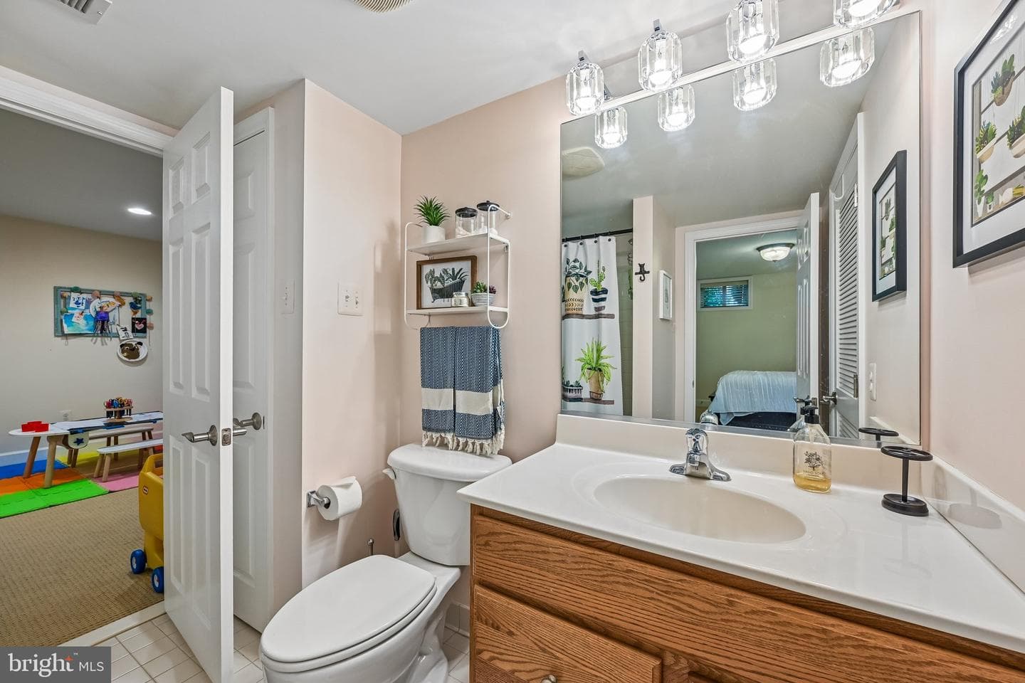 100 Newmarket Court photo 46