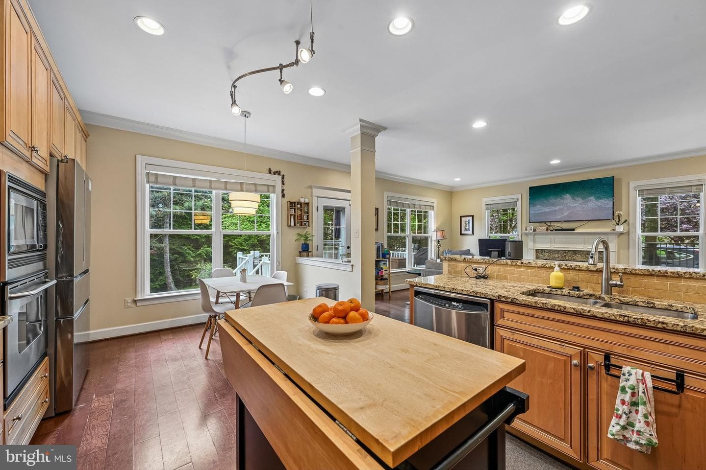 100 Newmarket Court photo 9