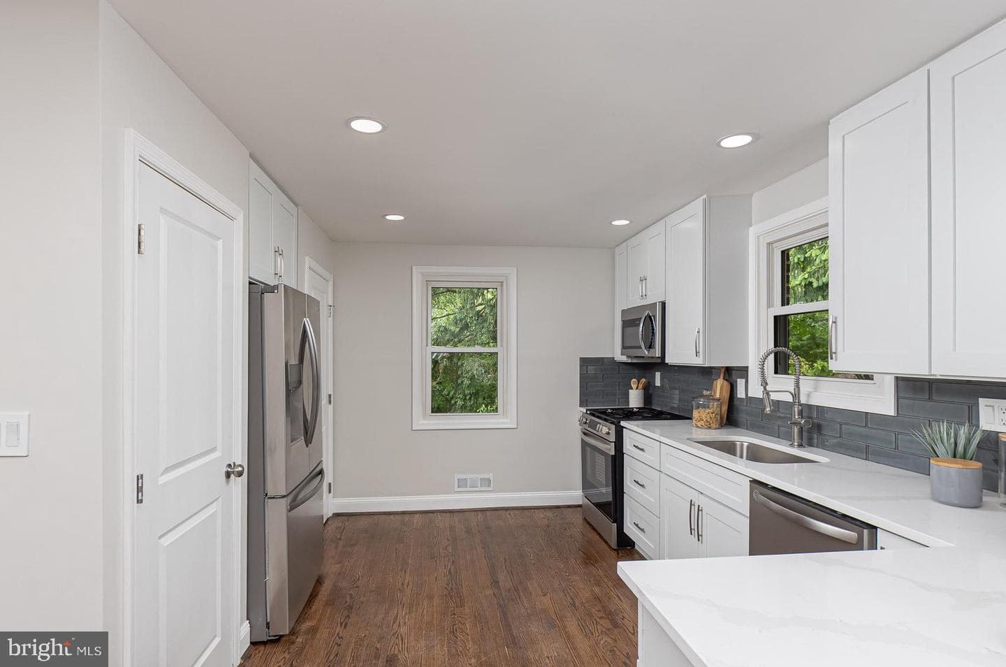 536 Brook Road photo 2
